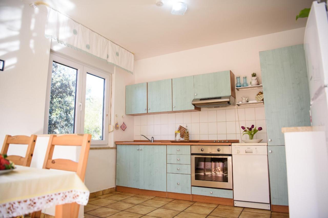 Villa Claudia Lemon Appartment Premantura Kültér fotó